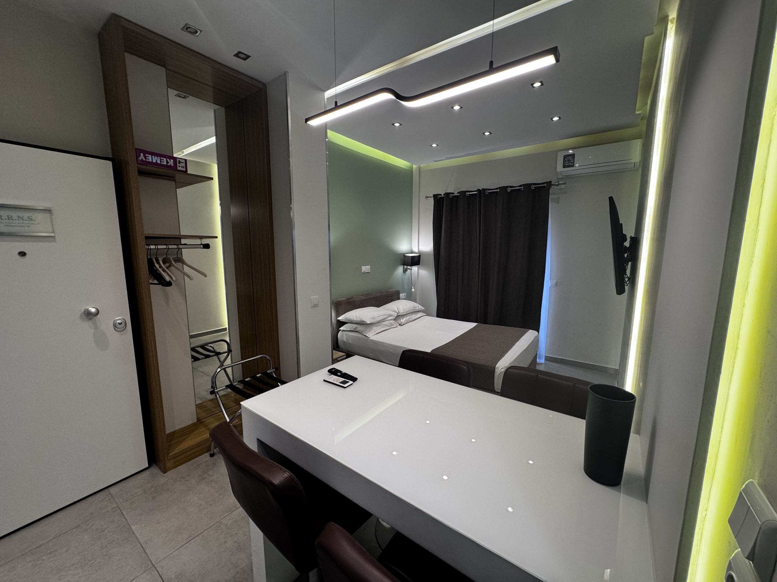 athens stay 50 room1